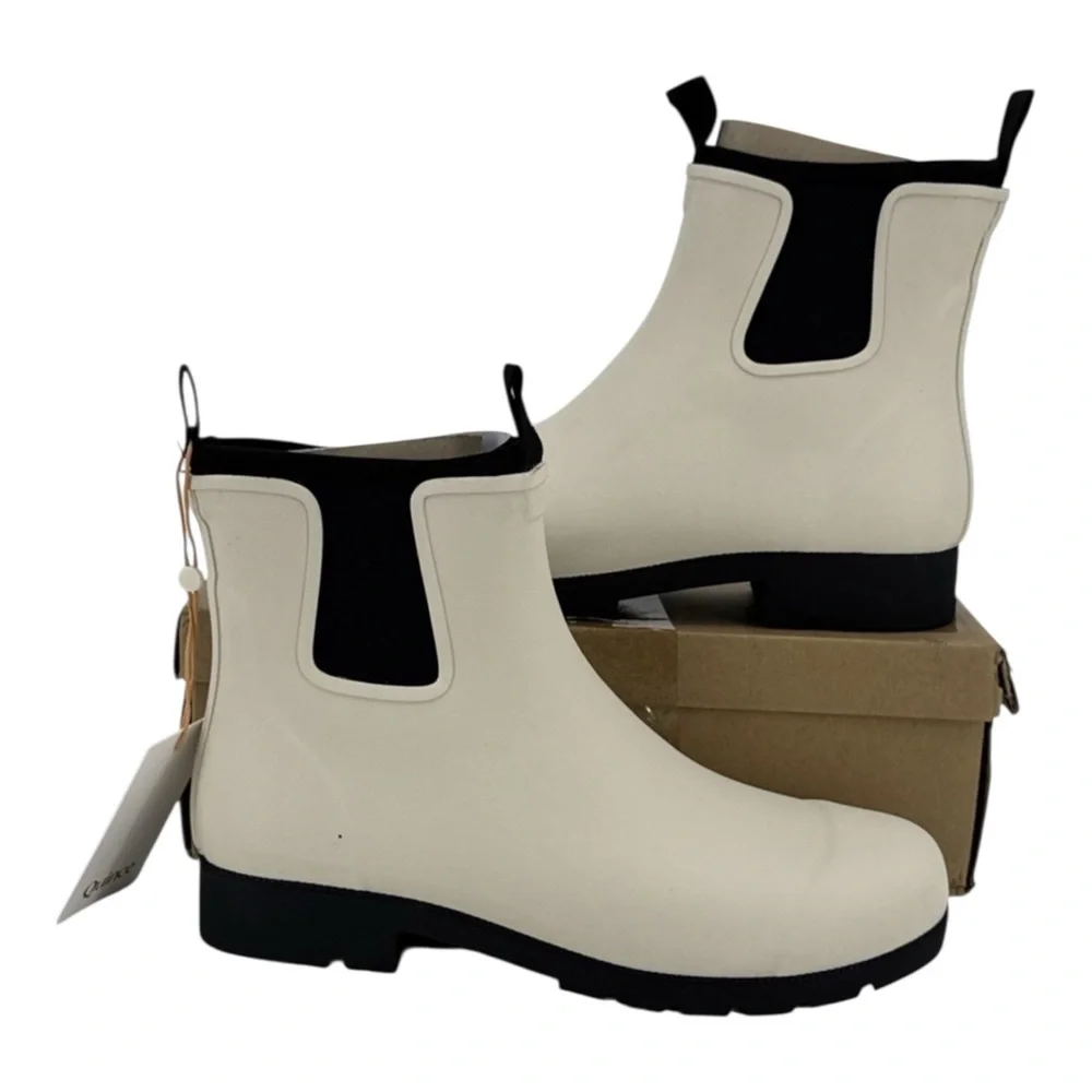 Quince Women's Ivory‎ and Black Winter Boots size 7